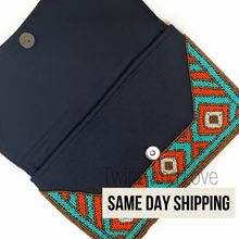 Load image into Gallery viewer, beaded clutch purse, beaded bag, birthday gift for her, summer clutch, seed bead purse, beaded bag, seed bead clutch, summer bag, clutch bag, engagement gift, bridal gift to bride, bridal gift, Fuchsia purse, gifts to bride, wedding gift, bride gifts, cross body purse, bride to be gift, engagement gift, bachelorette gifts, best friend gift, best selling item, party bag, summer purse, boho clutch, best friend gift, bridesmaid gift, Bohemian bag