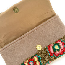Load image into Gallery viewer, beaded clutch purse, beaded bag, birthday gift for her, summer clutch, seed bead purse, beaded bag, seed bead clutch, summer bag, clutch bag, engagement gift, bridal gift to bride, bridal gift, wedding gift, bride gifts, cross body purse, bride to be gift, engagement gift, bachelorette gifts, best friend gift, best selling item, party bag, summer purse, boho clutch, best friend gift, bridesmaid gift, Bohemian bag, floral beaded clutch purse, floral clutch purse, floral handbag, floral crossbody bag