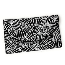 Load image into Gallery viewer, Decorative clutch bag with black and white bead patterns