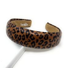 Load image into Gallery viewer, Leopard print headband on a white background