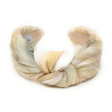Load image into Gallery viewer, Trendy hair accessory with a pastel color scheme