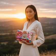 Load image into Gallery viewer, Sandy Beaded Floral Clutch