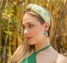 Load image into Gallery viewer, Elegant headband style worn by a woman with long hair in a sunny environment.